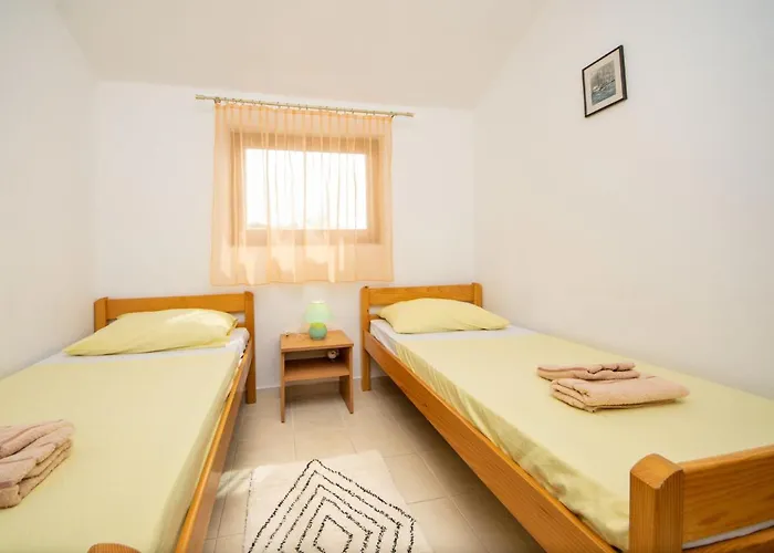 Antonio By Interhome Szybenik