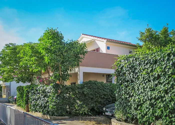 Antonio By Interhome Szybenik